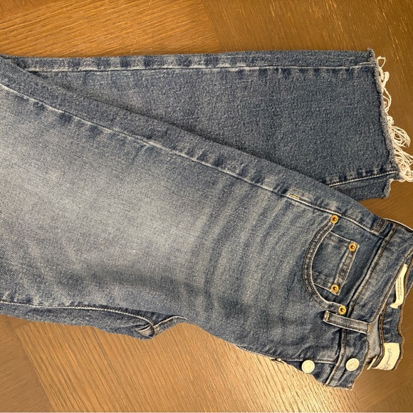 Universal Thread Medium Blue High Rise Jeans - Picture 1 of 3